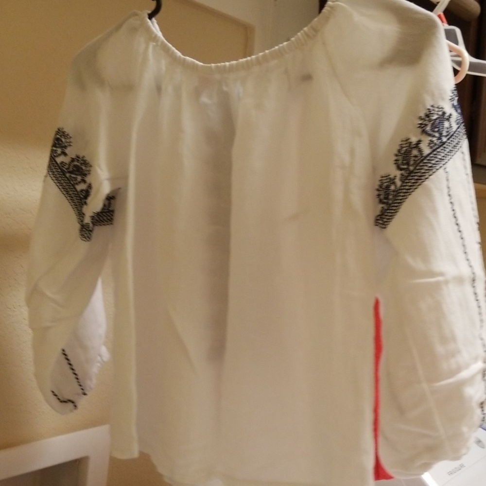 Embroidered blouse - Picture 6 of 6